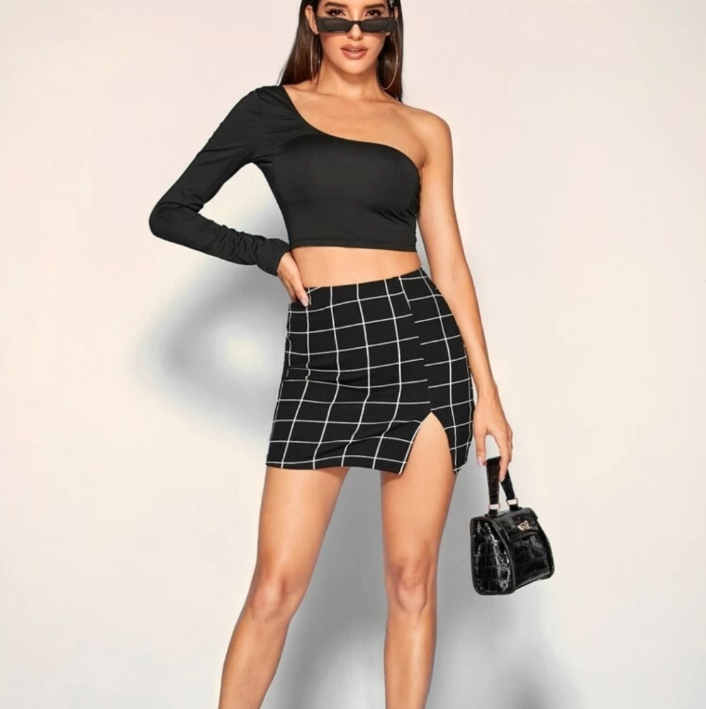😍Shein high waist grid print mini SKIRT ONLY 😍
